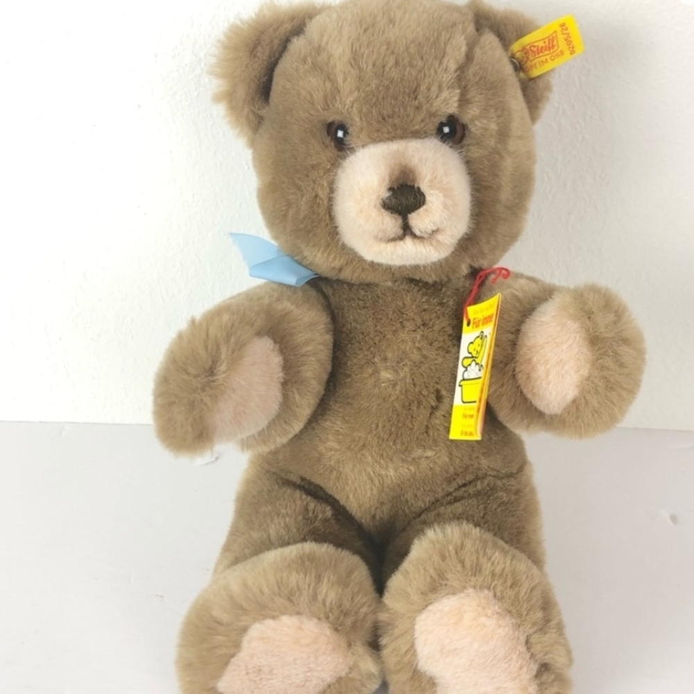 Steiff Plush Bear #0205 new With Tags, Germany.